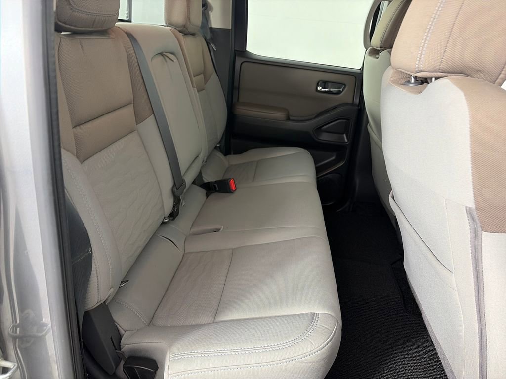 Used 2022 Nissan Frontier SV AWD/4WD image 30