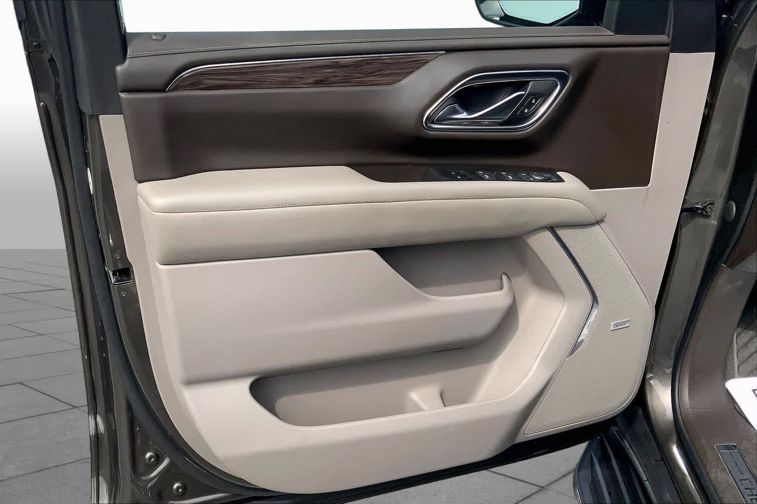 Used 2021 Chevrolet Tahoe LT w/ LT Signature Package RWD image 22