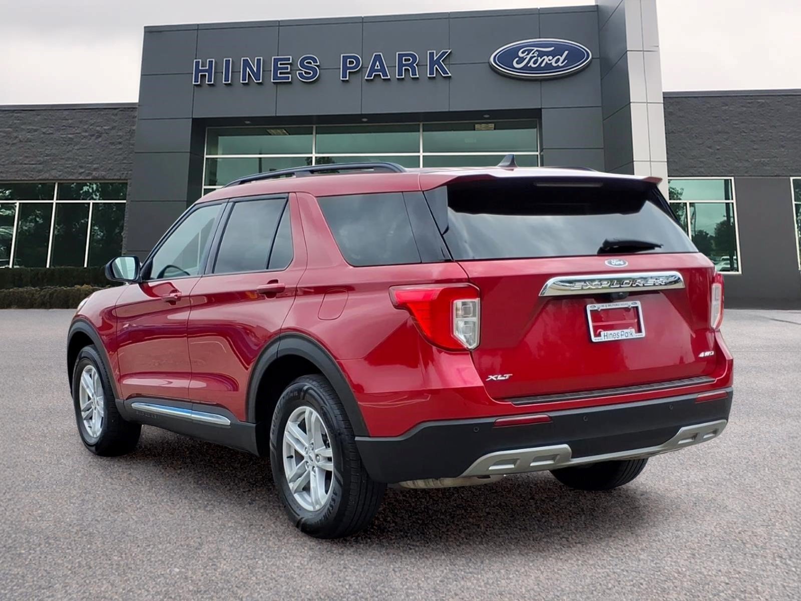Certified 2024 Ford Explorer XLT w/ Equipment Group 202A AWD/4WD image 5