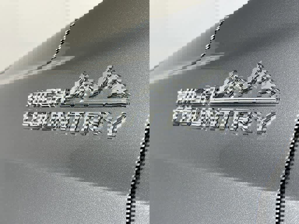 Used 2021 Chevrolet Suburban High Country image 10