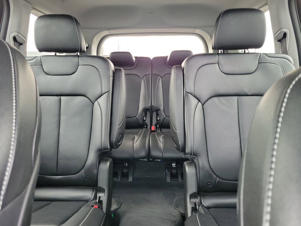 Used 2023 Jeep Grand Cherokee L Limited image 17