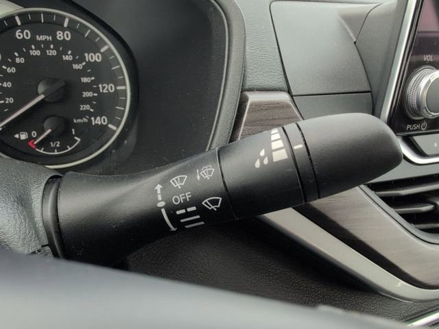 Used 2025 Nissan Altima 2.5 SV FWD image 24