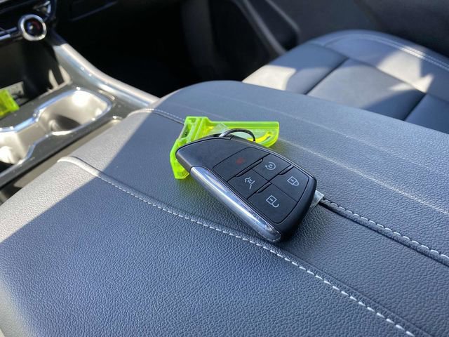 Used 2025 Chevrolet Traverse LT w/ Driver Confidence Package image 34