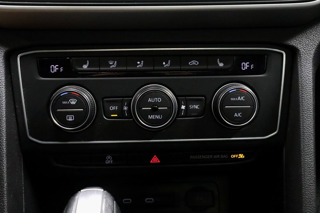 Used 2021 Volkswagen Atlas Cross Sport SE w/ Panoramic Sunroof Package image 30