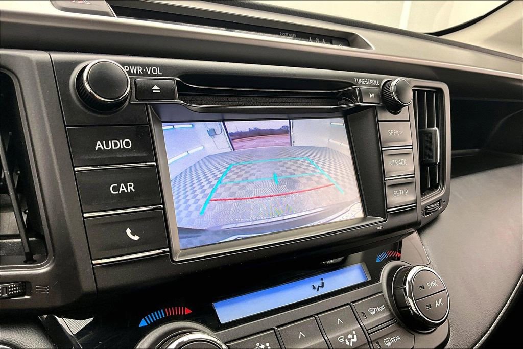 Used 2018 Toyota RAV4 LE image 21