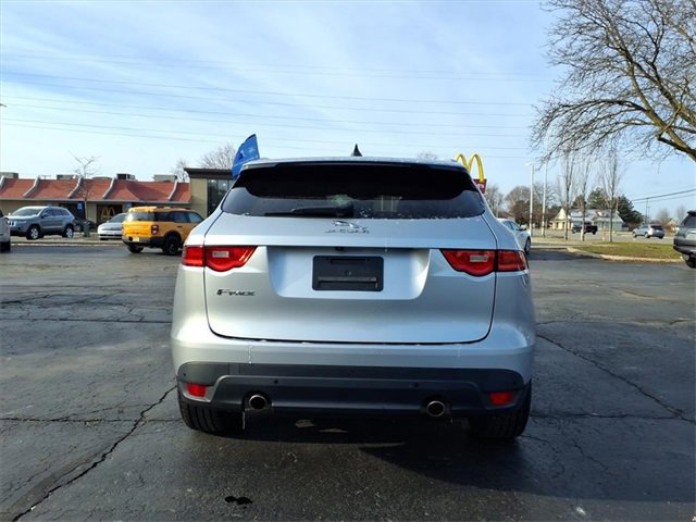 Used 2020 Jaguar F-PACE Premium image 3