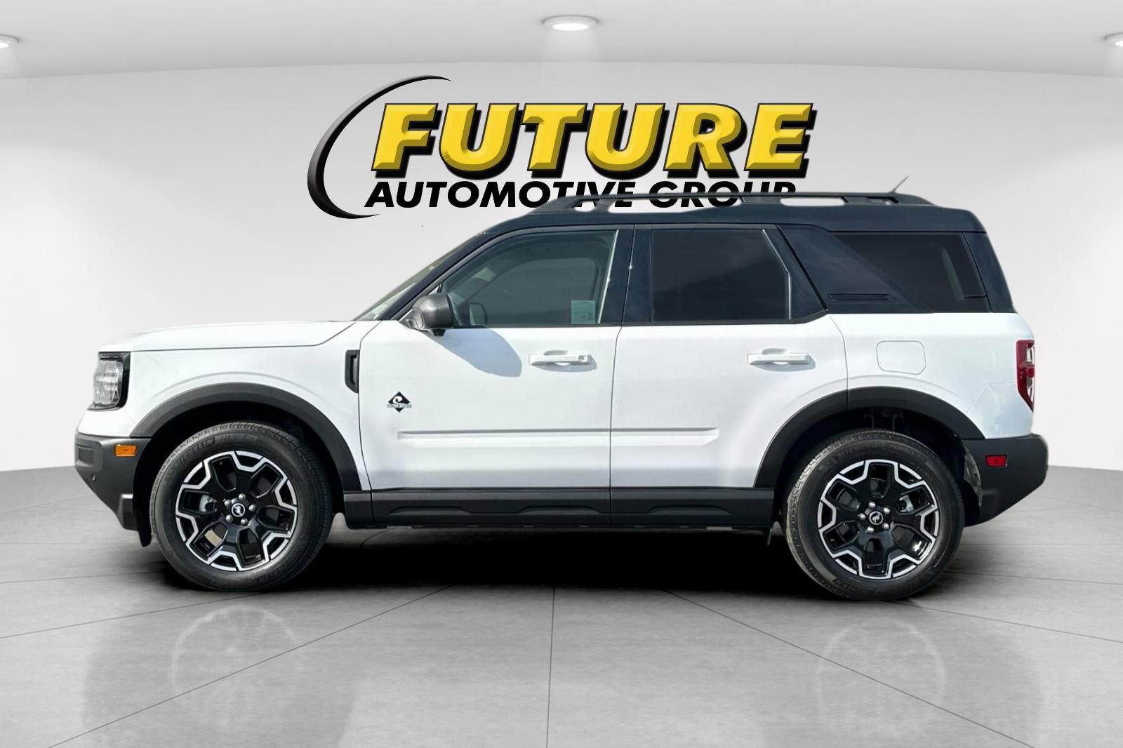 Certified 2025 Ford Bronco Sport Outer Banks w/ Outer Banks Tech Package+ AWD/4WD image 6