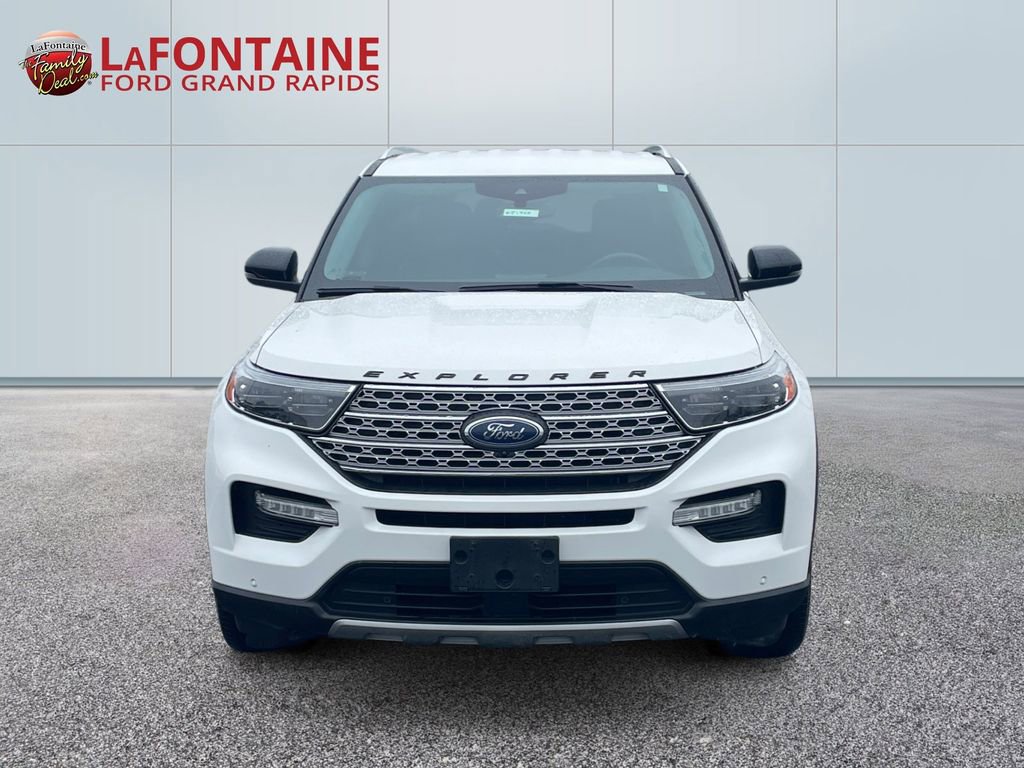 Certified 2022 Ford Explorer Limited AWD/4WD image 2