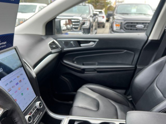 Certified 2022 Ford Edge Titanium AWD/4WD image 22