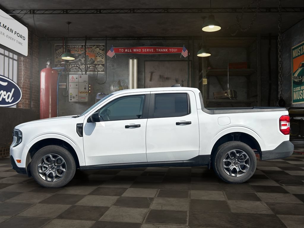 Certified 2025 Ford Maverick XLT FWD image 3