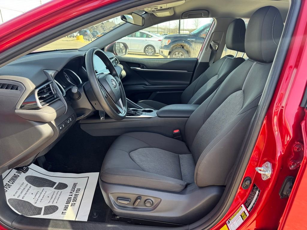 Used 2024 Toyota Camry LE image 9