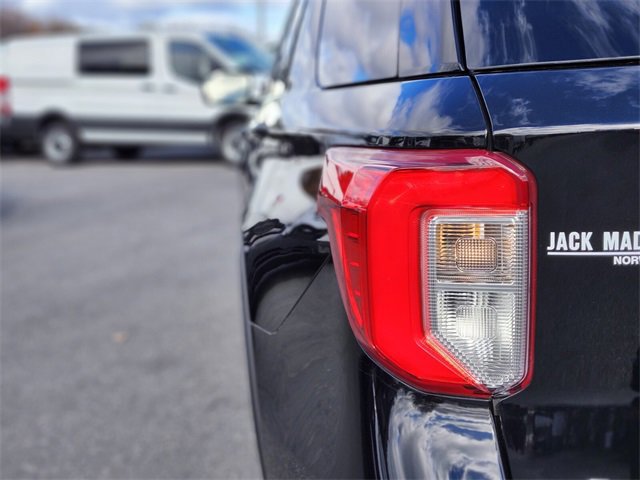Certified 2022 Ford Explorer XLT w/ Equipment Group 202A image 9