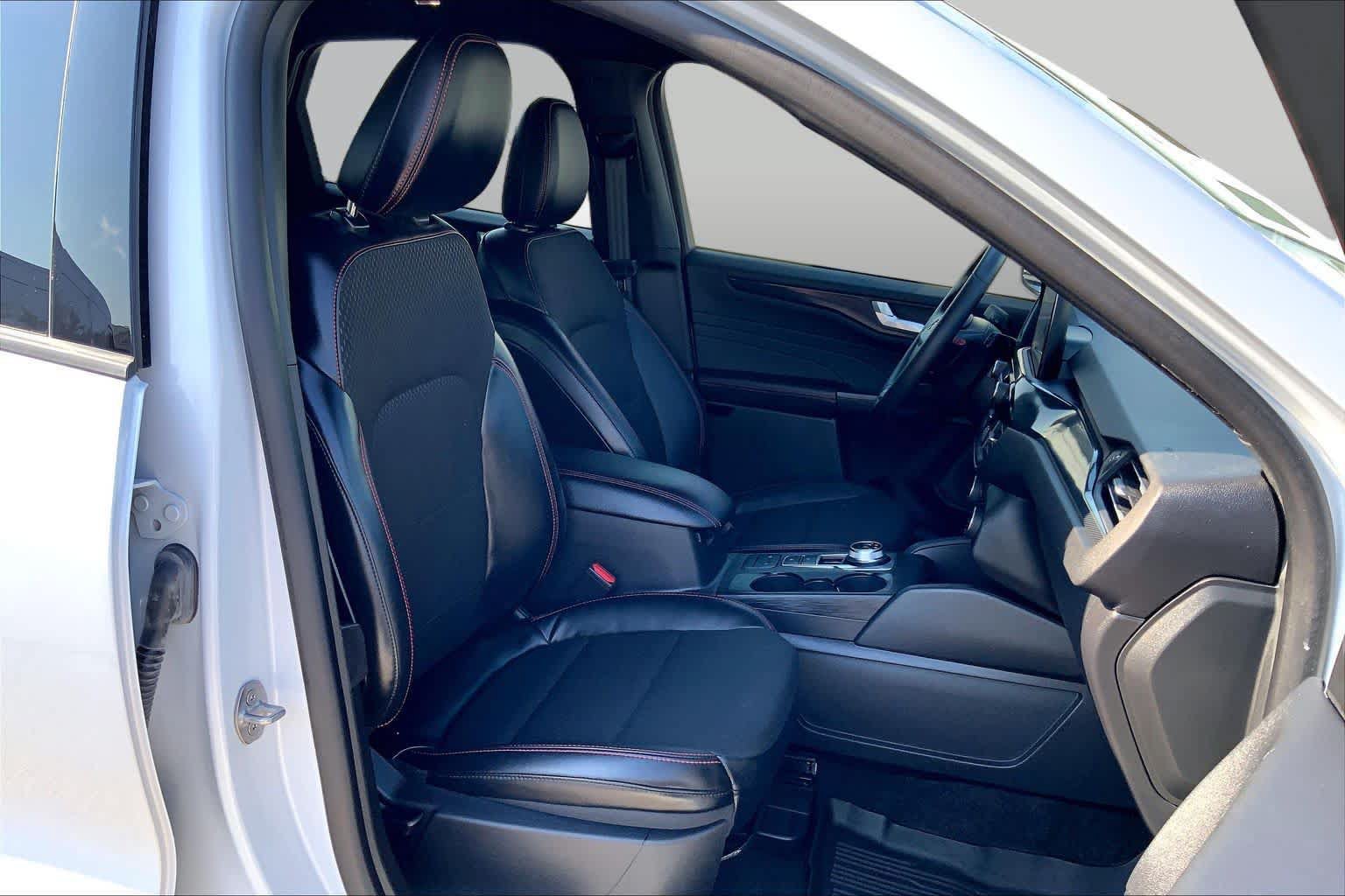 Certified 2026 Ford Escape ST-Line FWD image 9