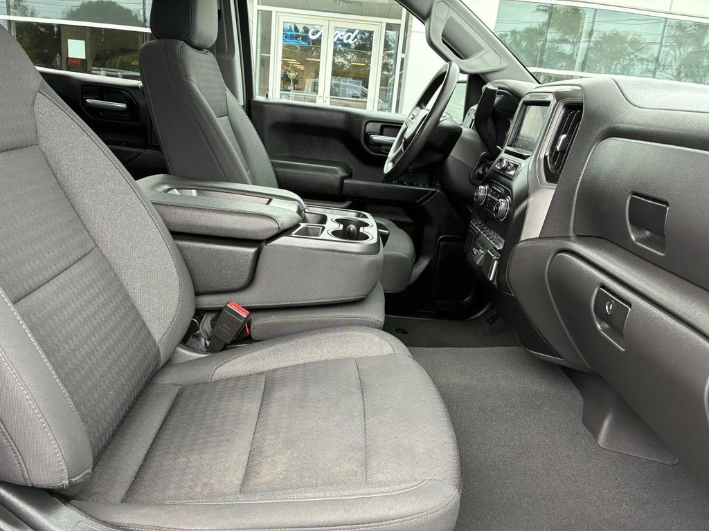 Used 2023 Chevrolet Silverado 1500 Custom image 16