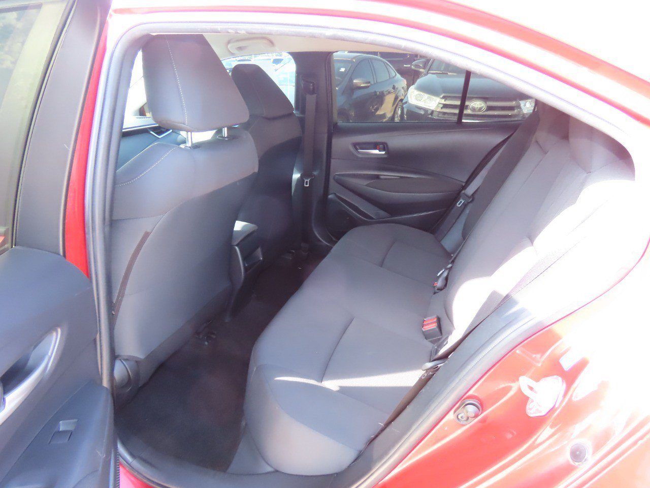 Used 2020 Toyota Corolla LE FWD image 19