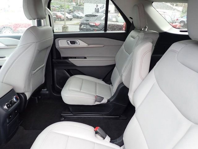 Certified 2025 Ford Explorer Active w/ Active Comfort Package AWD/4WD image 19