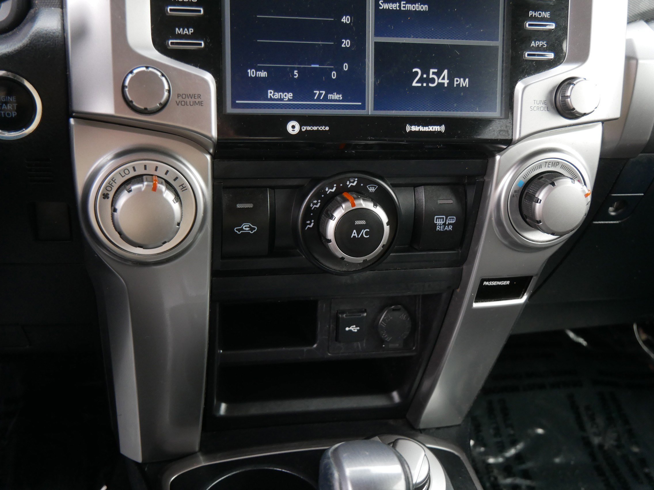 Used 2022 Toyota 4Runner SR5 AWD/4WD image 23