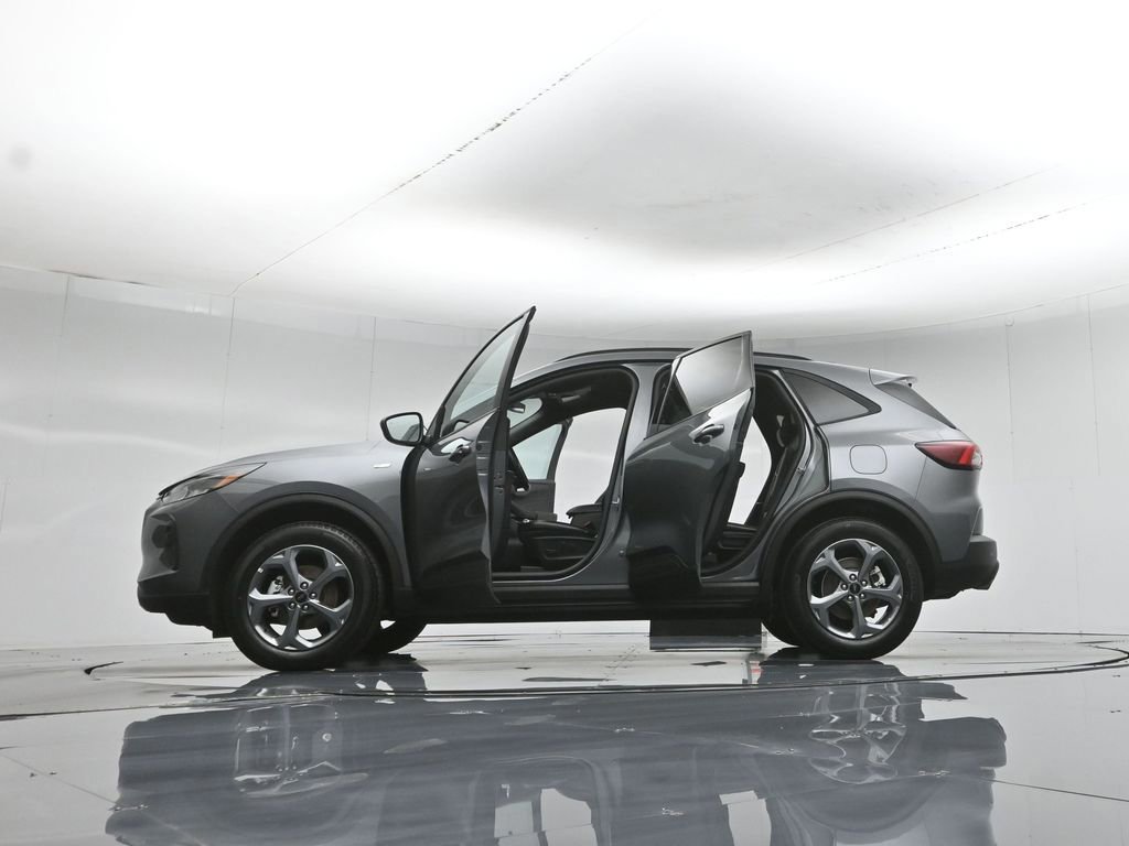 Certified 2025 Ford Escape ST-Line AWD/4WD image 15