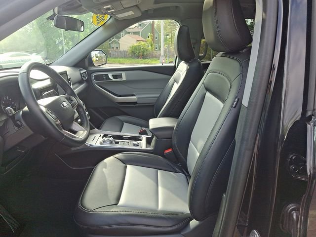 Certified 2023 Ford Explorer XLT w/ Equipment Group 202A AWD/4WD image 13