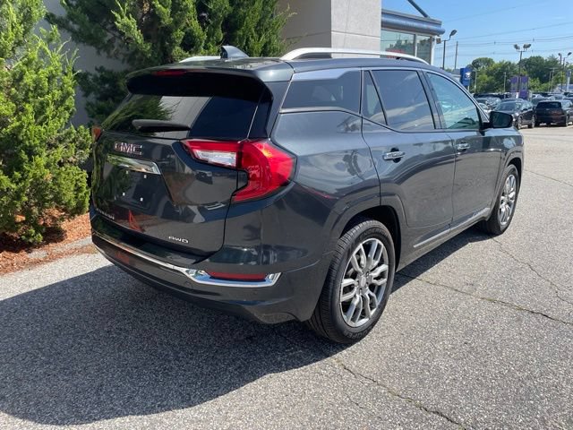 Used 2022 GMC Terrain Denali w/ Denali Premium Package AWD/4WD image 7
