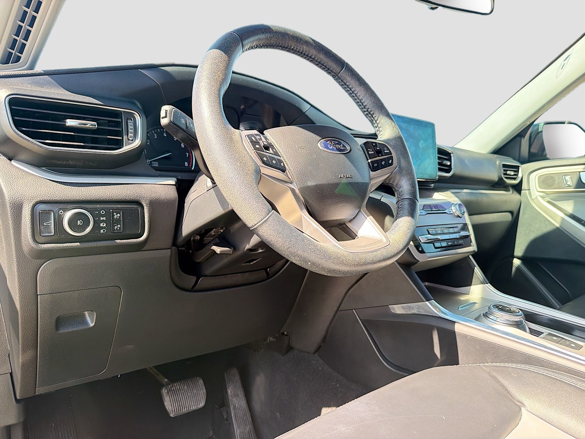 Certified 2023 Ford Explorer XLT w/ Equipment Group 202A image 10