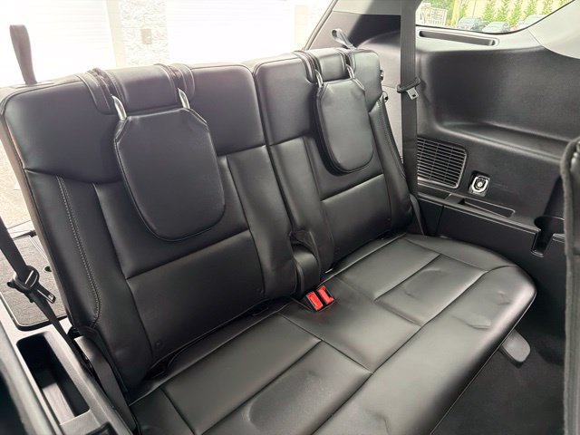 Certified 2024 Ford Explorer XLT w/ Equipment Group 202A AWD/4WD image 19