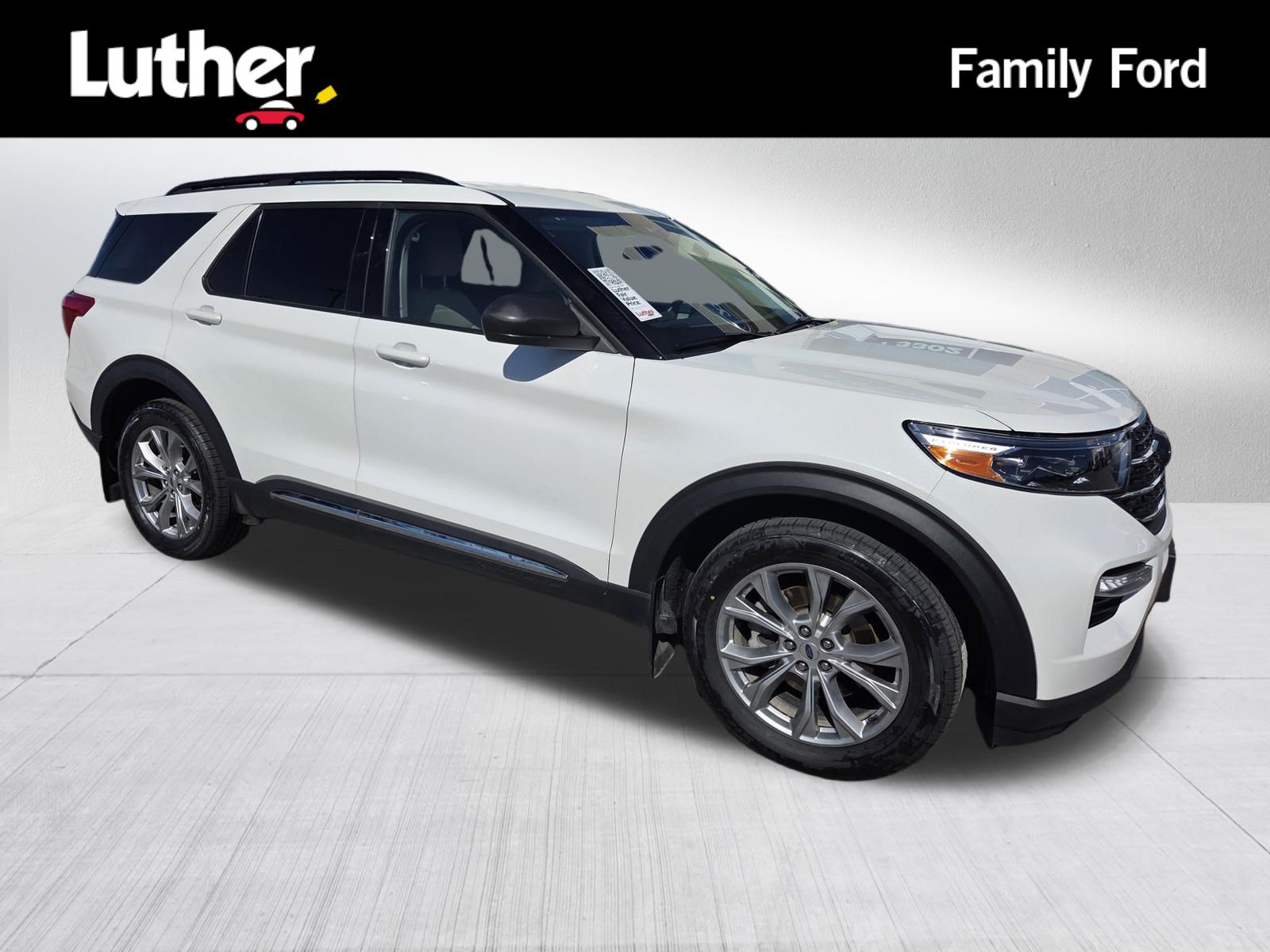 Certified 2024 Ford Explorer XLT w/ Equipment Group 202A AWD/4WD image 1