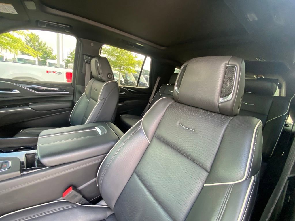 Used 2023 Cadillac Escalade Sport w/ LPO, ONYX Package AWD/4WD image 20