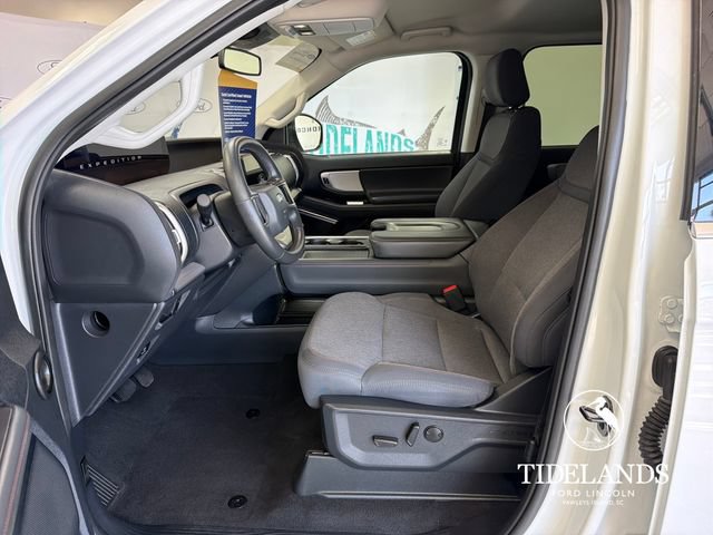 Certified 2025 Ford Expedition Active RWD image 11