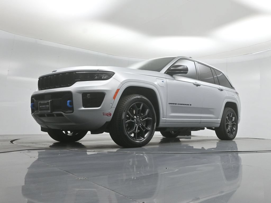 Used 2023 Jeep Grand Cherokee 30th Anniversary AWD/4WD image 42