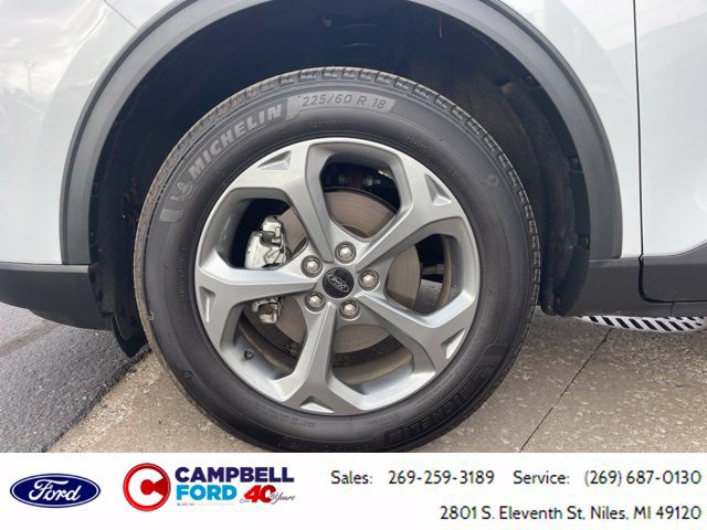 Certified 2025 Ford Escape ST-Line w/ Tech Pack #1 AWD/4WD image 9