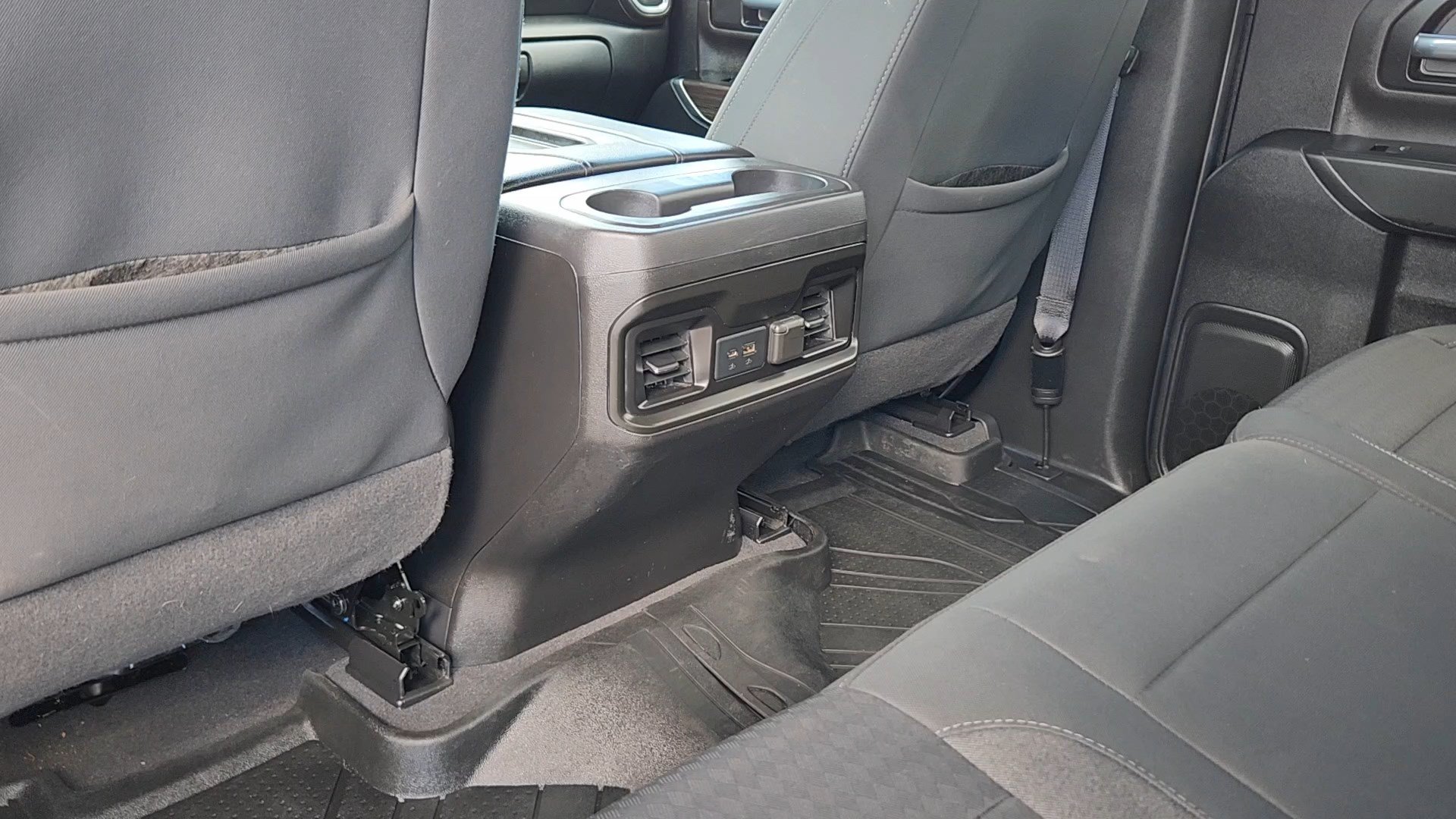 Used 2020 Chevrolet Silverado 2500 LT w/ Convenience Package AWD/4WD image 16