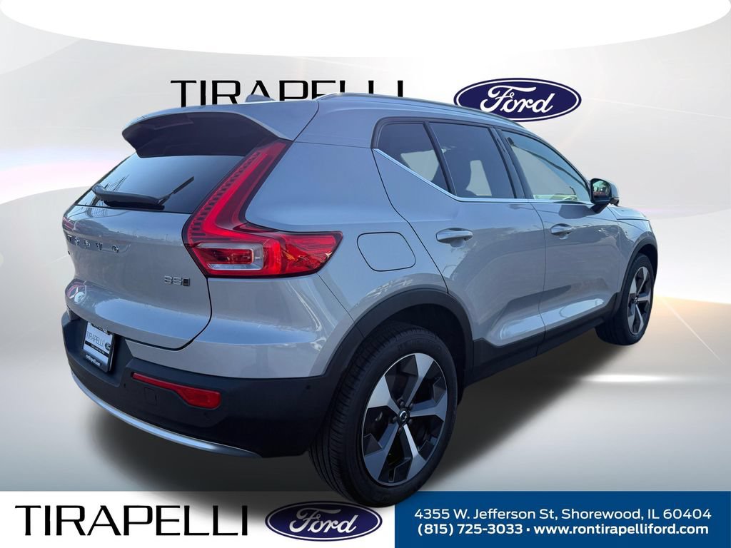 Used 2025 Volvo XC40 B5 Plus AWD/4WD image 8