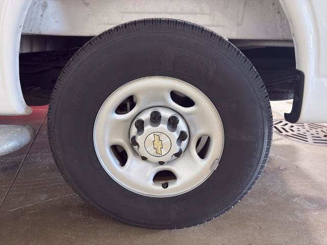 Used 2025 Chevrolet Express 2500 w/ Driver Convenience Package RWD image 30