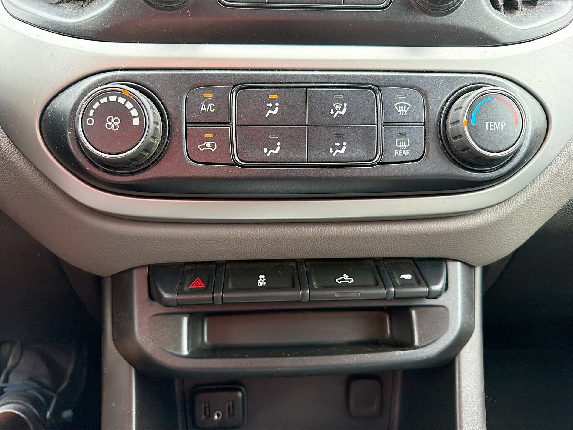 Used 2020 Chevrolet Colorado LT w/ LT Convenience Package RWD image 16