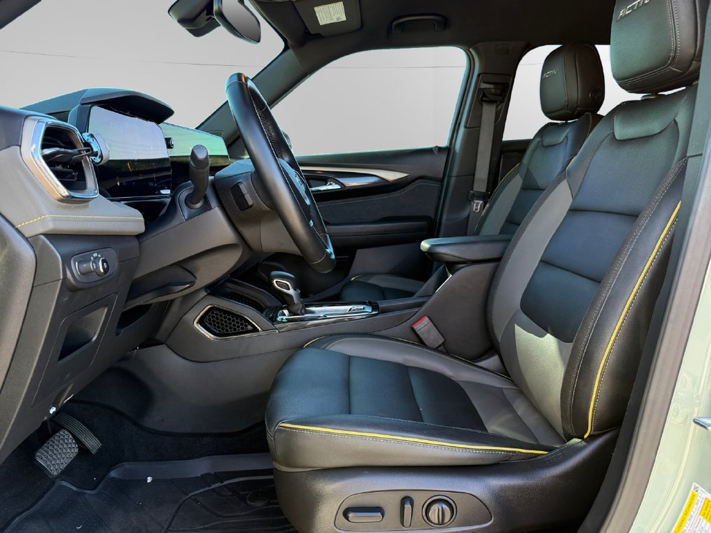 Used 2025 Chevrolet TrailBlazer ACTIV w/ Convenience Package FWD image 9
