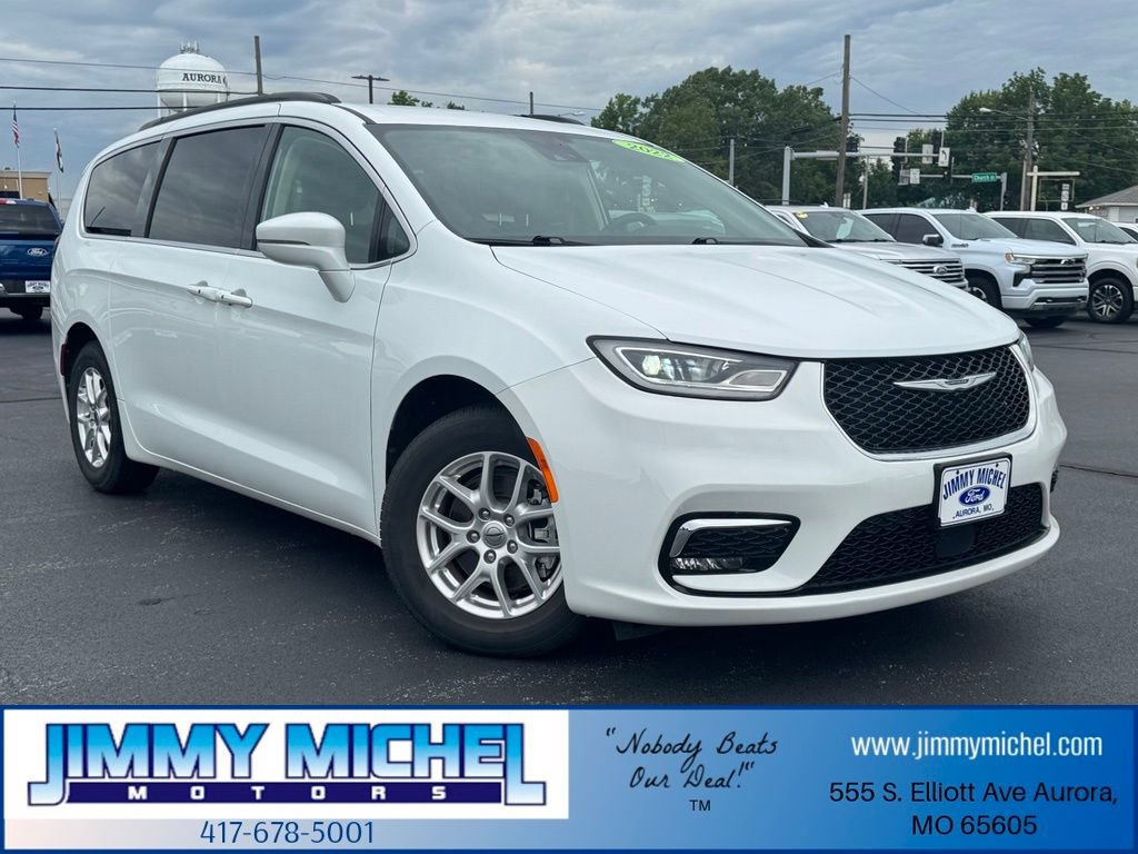 Used 2022 Chrysler Pacifica Touring-L FWD image 1