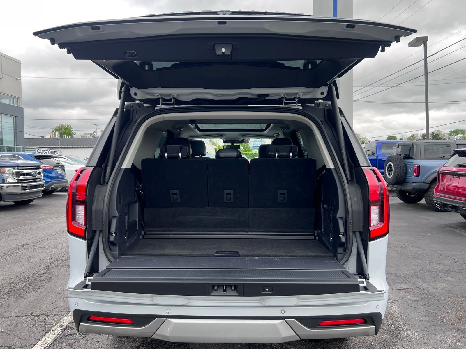 Certified 2025 Ford Expedition Platinum AWD/4WD image 14