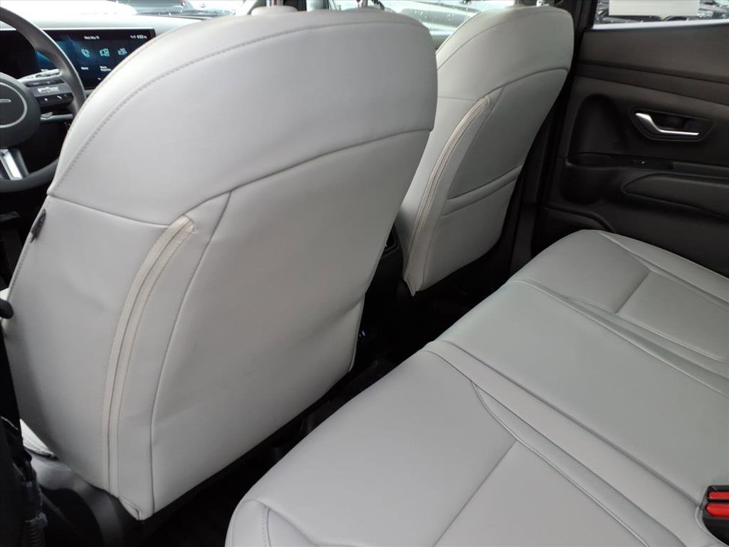 Used 2025 Hyundai Santa Cruz SEL AWD/4WD image 8