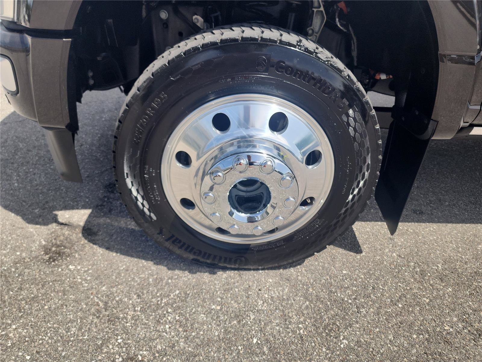 Certified 2025 Ford F450 Platinum w/ Platinum Plus Package AWD/4WD image 9