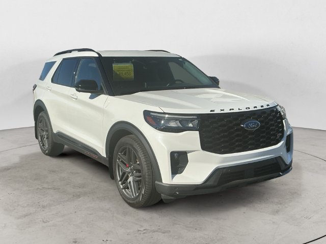 Certified 2025 Ford Explorer ST AWD/4WD image 3