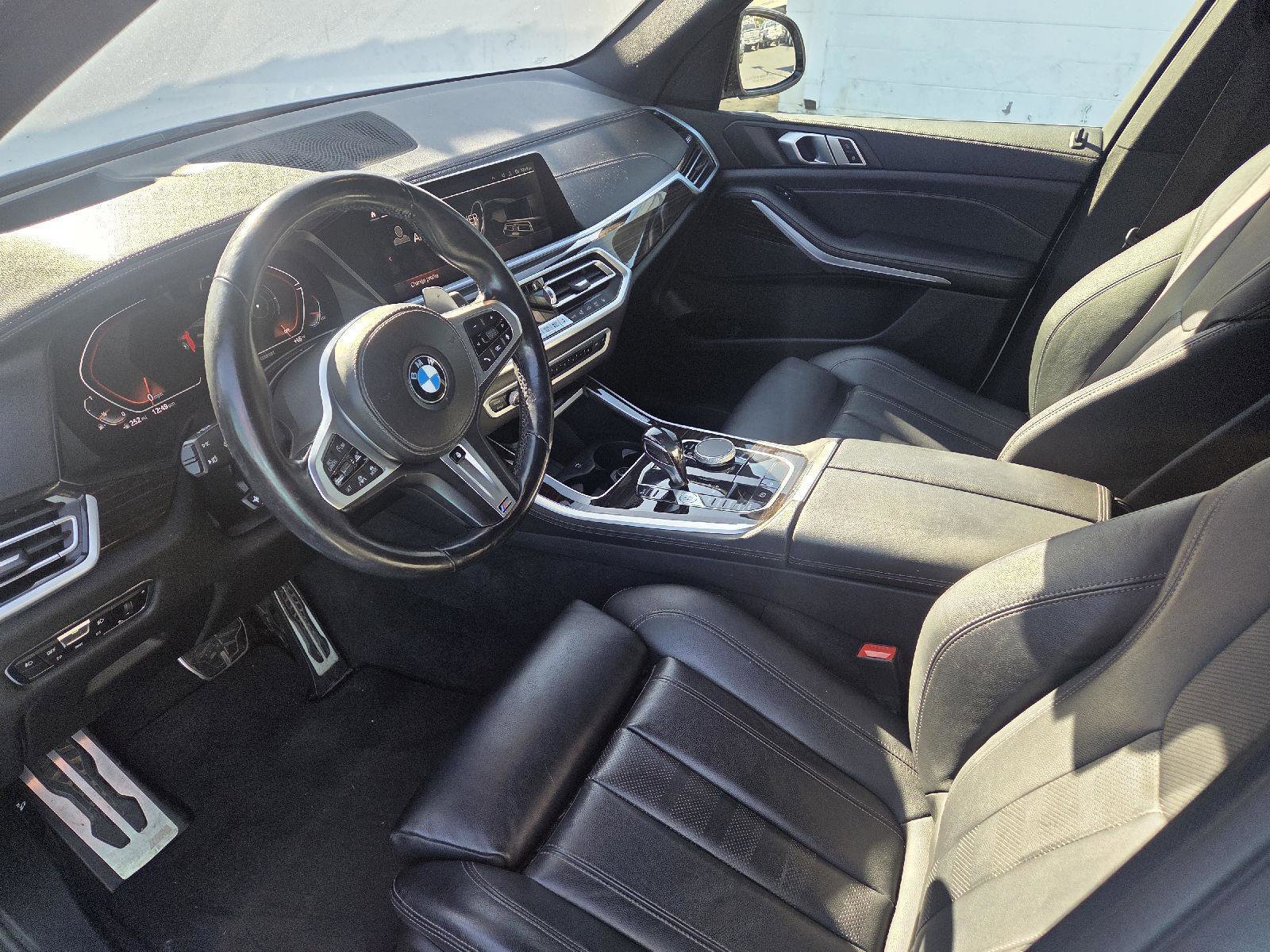 Used 2021 BMW X5 xDrive40i w/ M Sport Package image 2