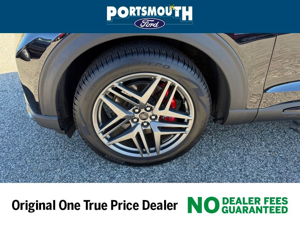 Certified 2025 Ford Explorer ST w/ Sun And Sound Package image 34