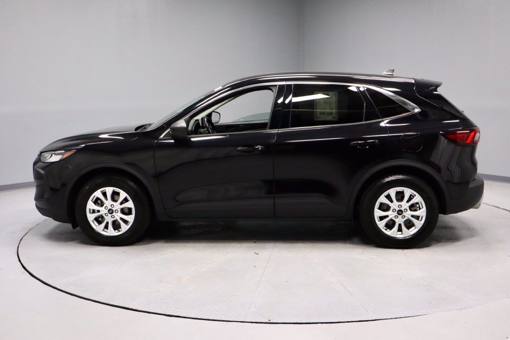 Certified 2024 Ford Escape Active w/ Cold Weather Package FWD image 8