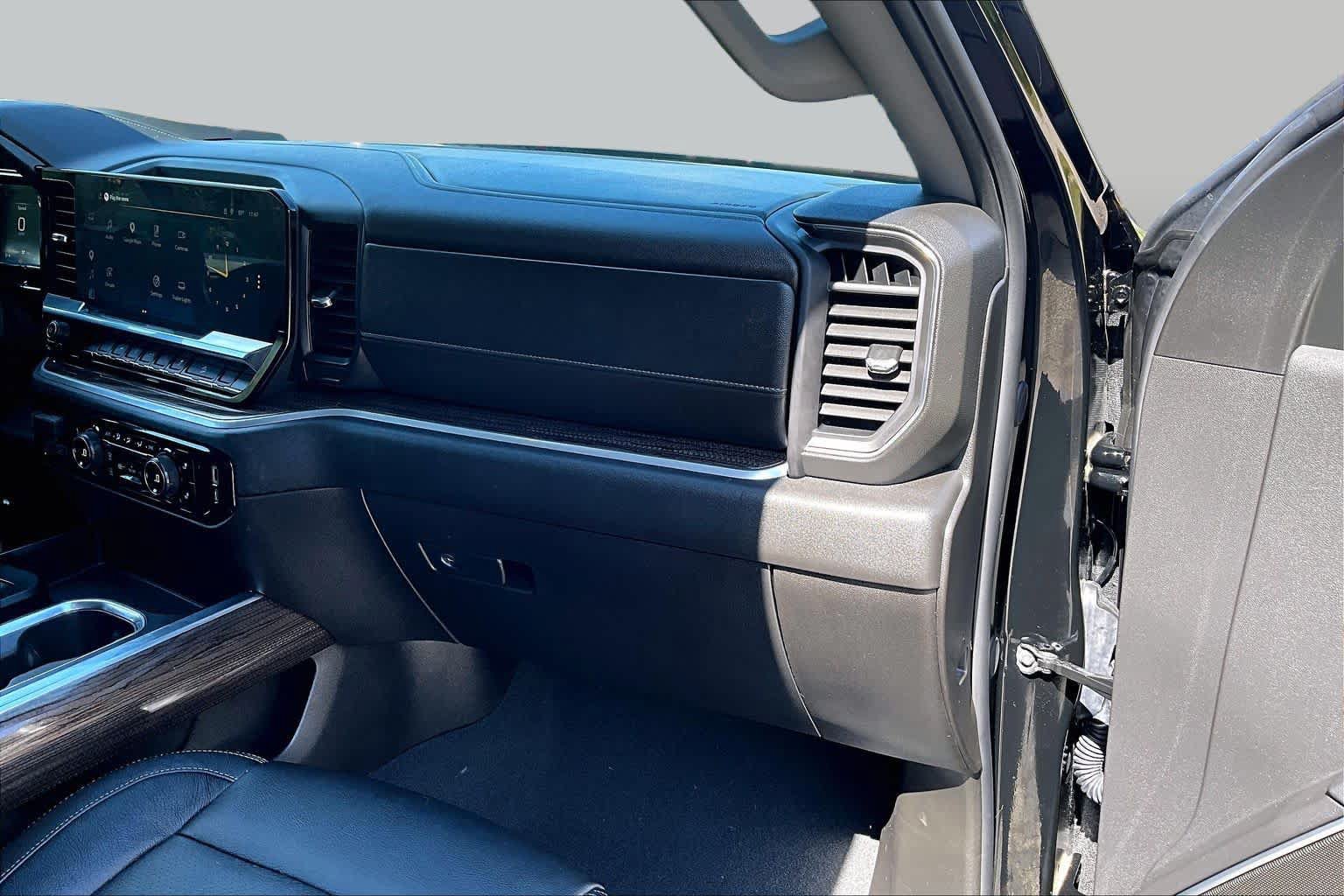 Used 2026 Chevrolet Silverado 1500 RST w/ Z71 Off-Road Package AWD/4WD image 19
