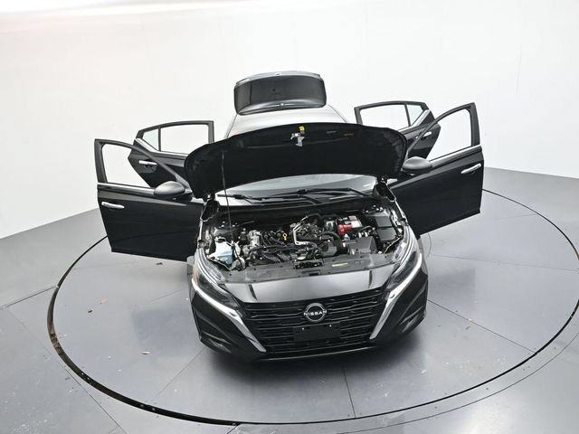 Used 2025 Nissan Altima 2.5 SV FWD image 41