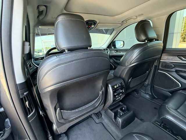 Used 2021 Jeep Grand Cherokee L Limited AWD/4WD image 16