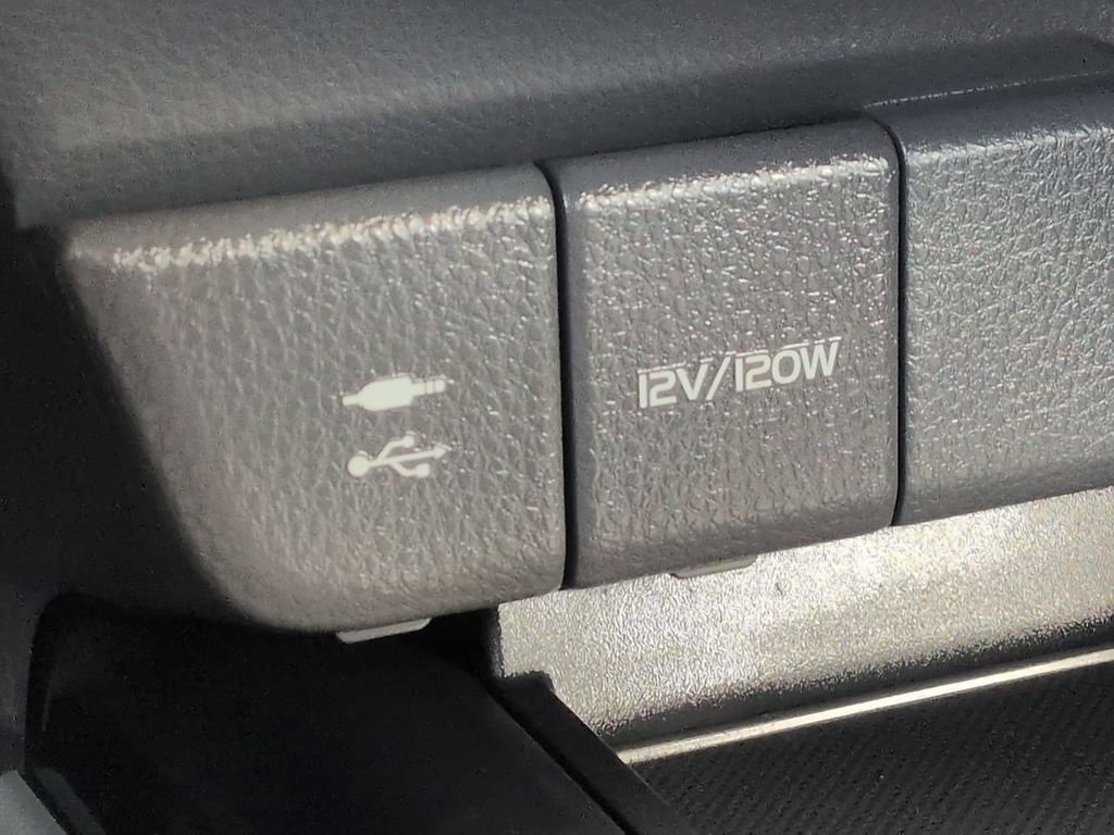 Used 2018 Toyota Camry SE FWD image 21