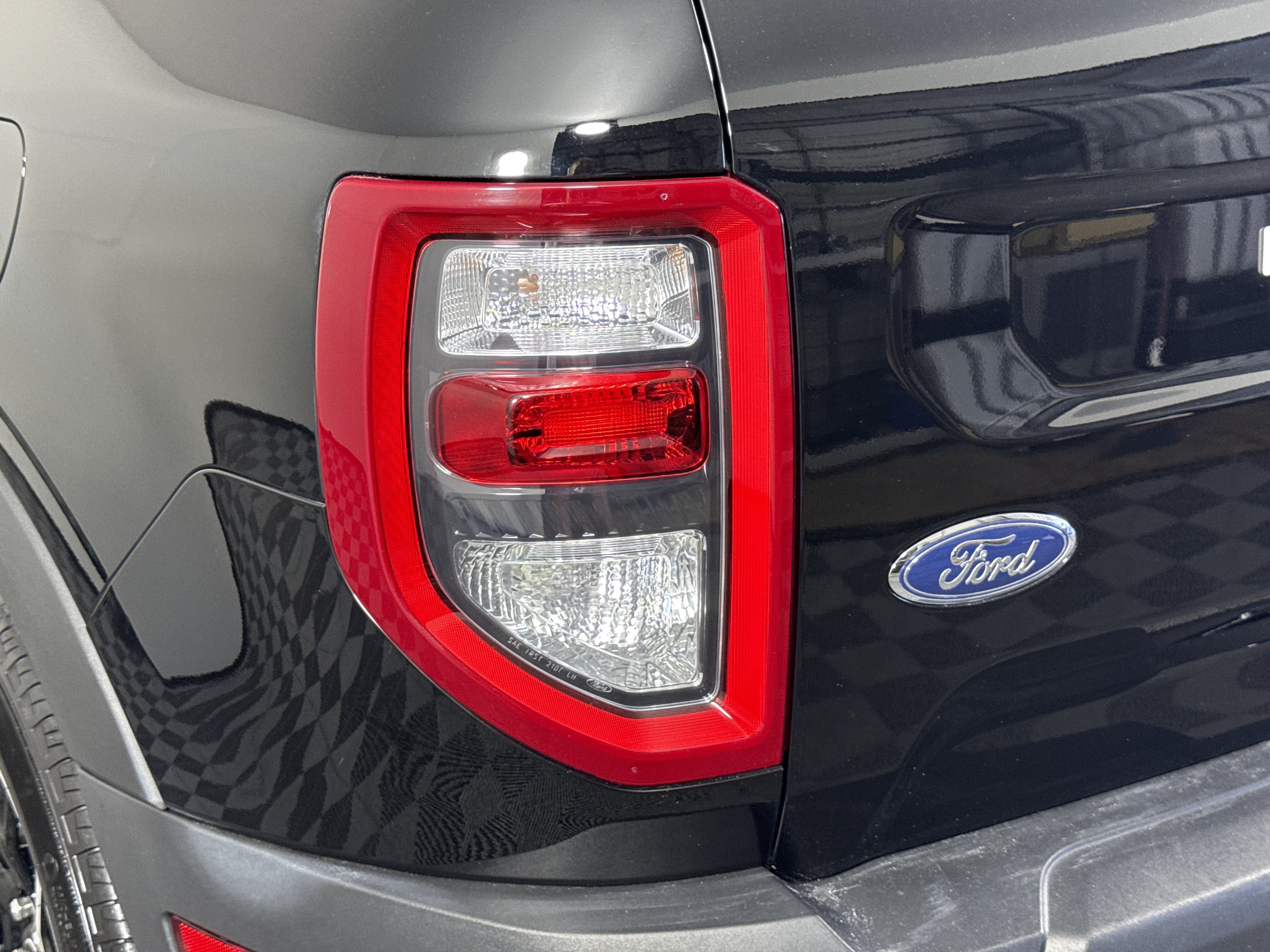 Certified 2025 Ford Bronco Sport Outer Banks w/ Outer Banks Tech Package+ AWD/4WD image 8