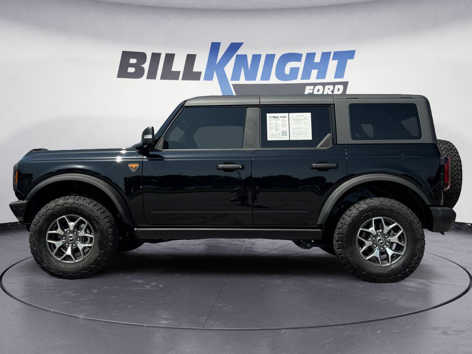 Certified 2024 Ford Bronco Badlands AWD/4WD image 2